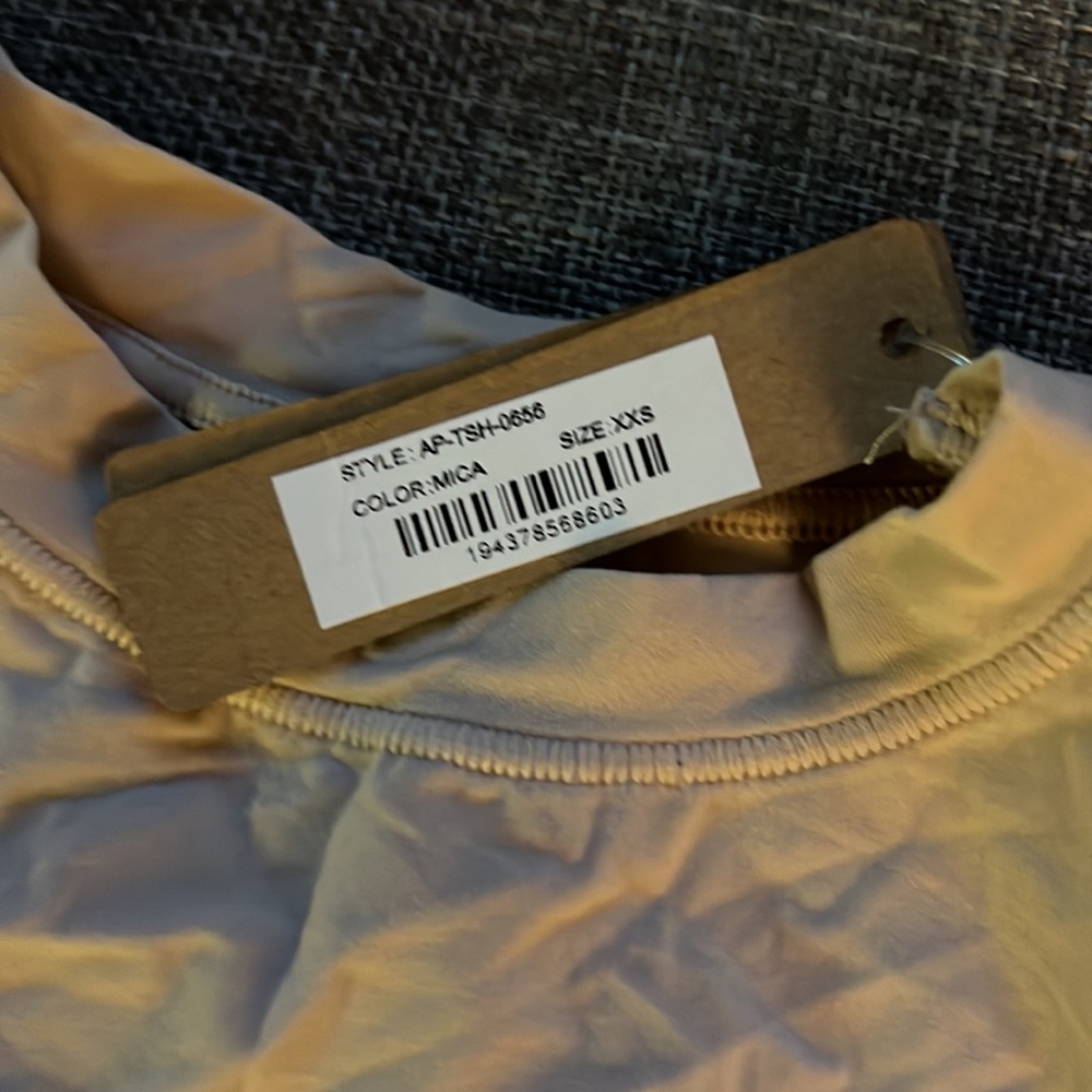 SKIMS SUPER CROPPED T-SHIRT - Picture 10 of 10